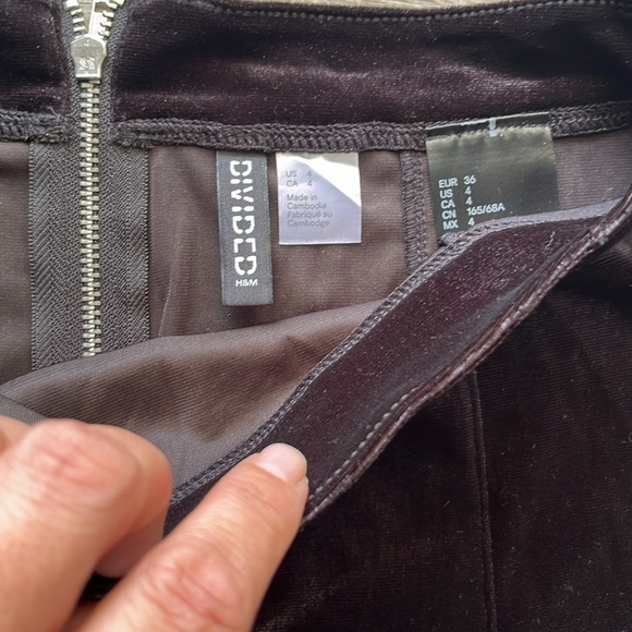 H&M Black Holiday Velvet Mini Skirt Vintage Velour , Women’s Sz 4 - Picture 4 of 9